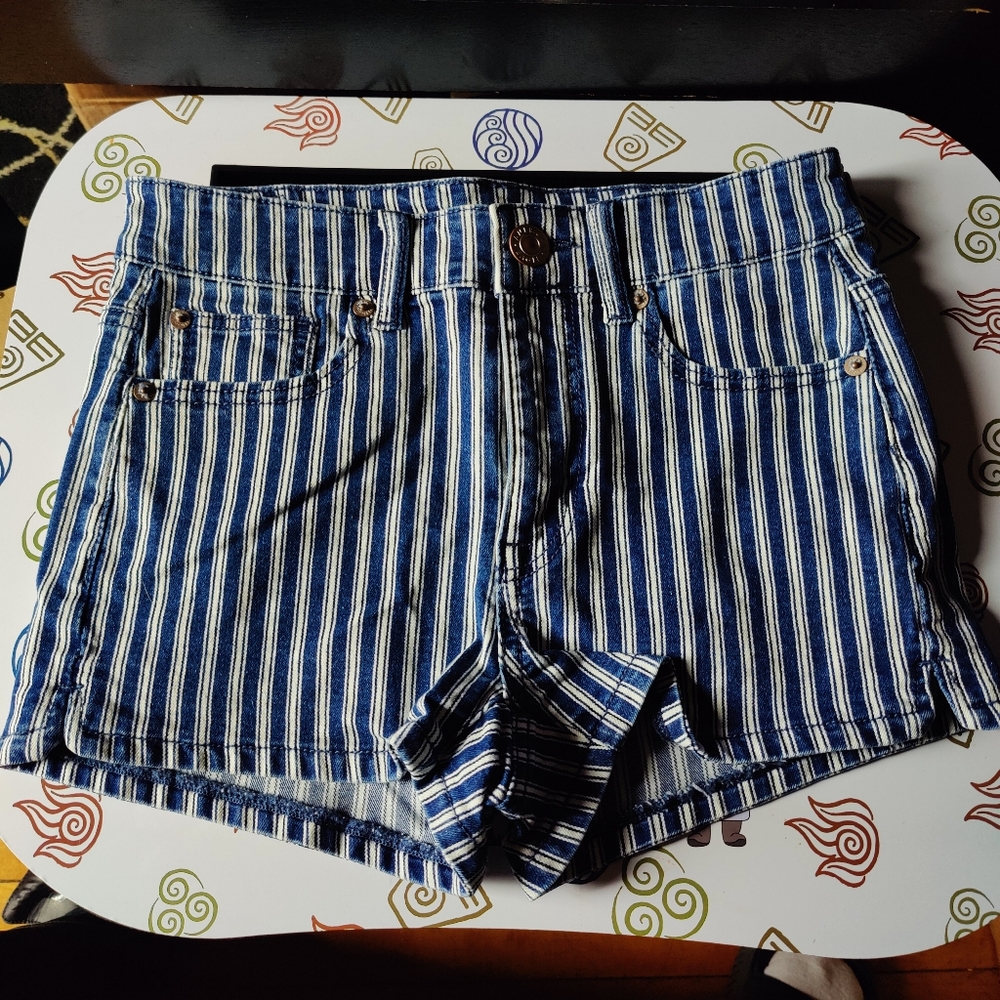American Eagle Hi-Rise Shortie